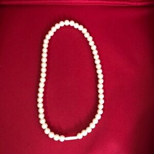 Cultured Freshwater Pearl (8mm) Collar 17”Necklace